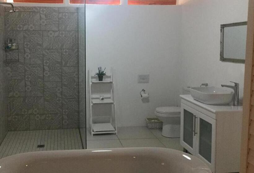 Люкс Deluxe Кровать Кинг, Sempurna Estate