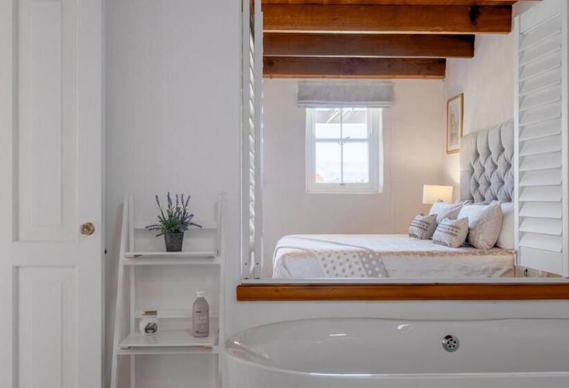 Люкс Deluxe Кровать Кинг, Sempurna Estate