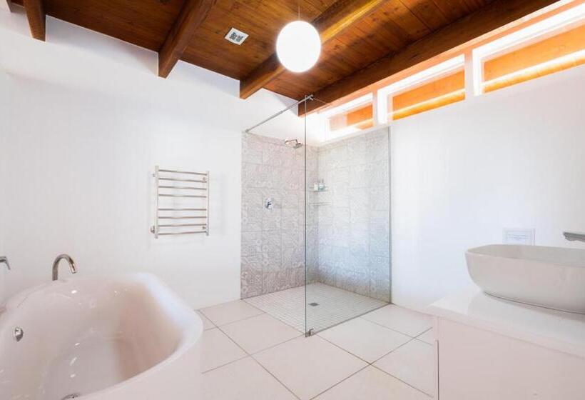 Люкс Deluxe Кровать Кинг, Sempurna Estate