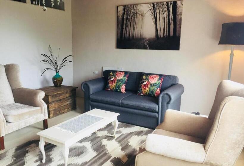 Люкс Deluxe Кровать Кинг, Sempurna Estate