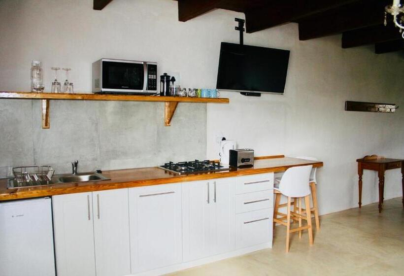 Люкс Deluxe Кровать Кинг, Sempurna Estate