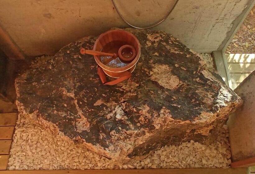 استودیوی لوکس, Vila Abaton