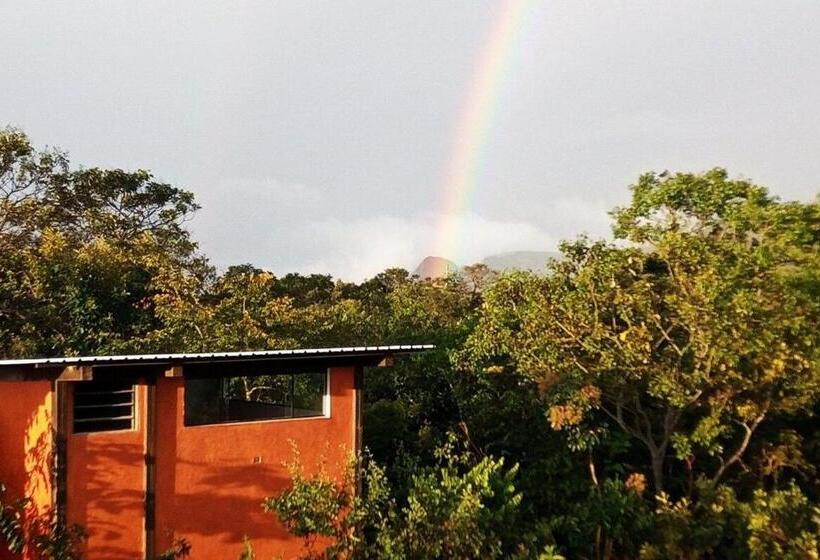 استودیوی لوکس, Vila Abaton