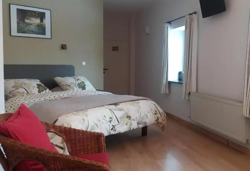 Perhehuone Puutarhanäkymä, Le Clos Marie