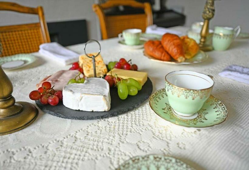 غرفة قياسية, Larkhill House