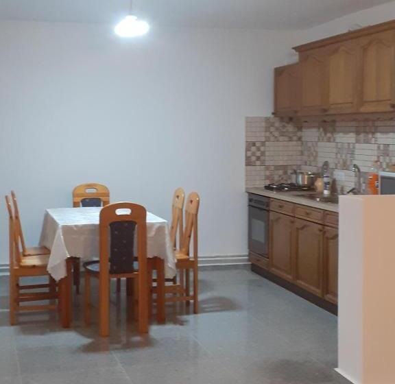 منزل غرفة نوم واحدة, Pensiunea Natura Sadu