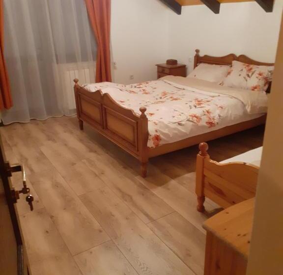 スタンダードトリプルルーム, Pensiunea Natura Sadu