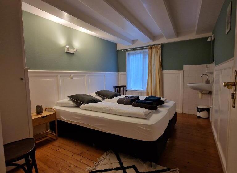 标准间, T Lytse Knipke