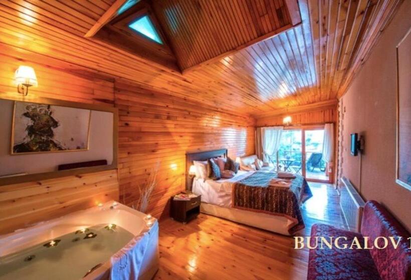 Deluxe room with river view, Treetops Park