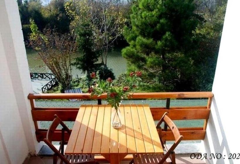 بانگلوی لوکس, Treetops Park