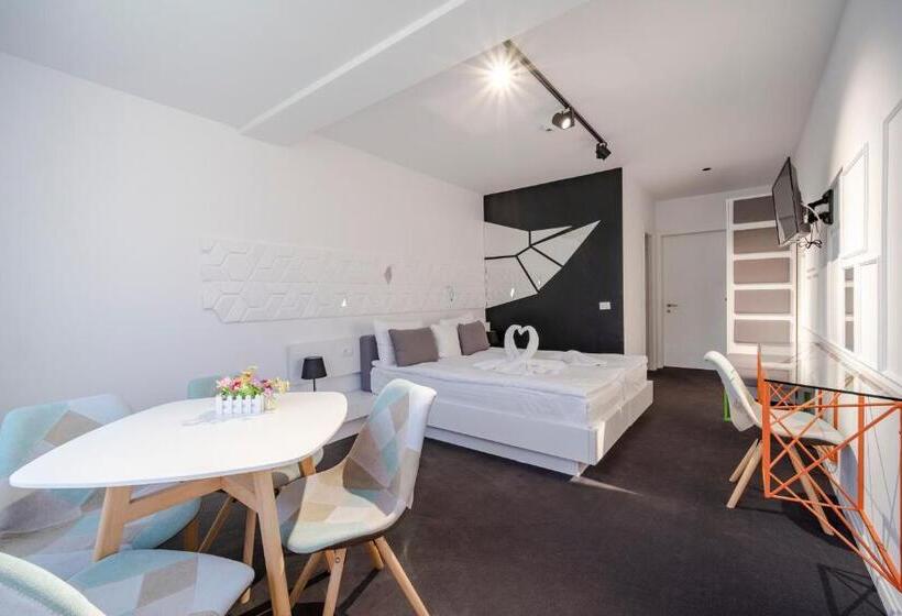 패밀리 룸 산 전망, Niro Residence