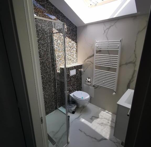 스탠다드 룸 킹사이즈 침대, Niro Residence