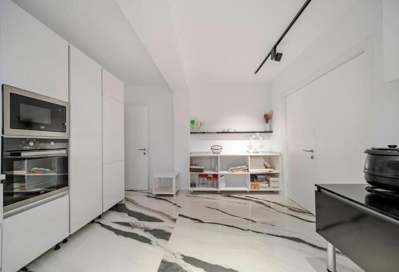 침실 1개 주택, Niro Residence