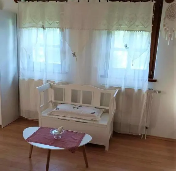 スタンダードルーム, Vendégház A Csabay Kúriához