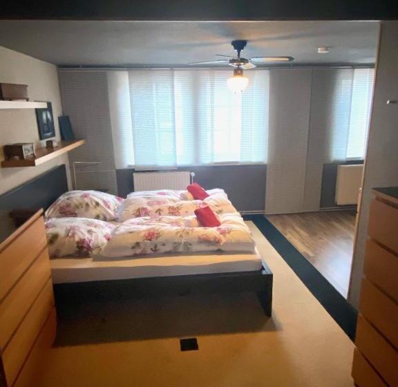 Family Suite, Zur Auguststadt