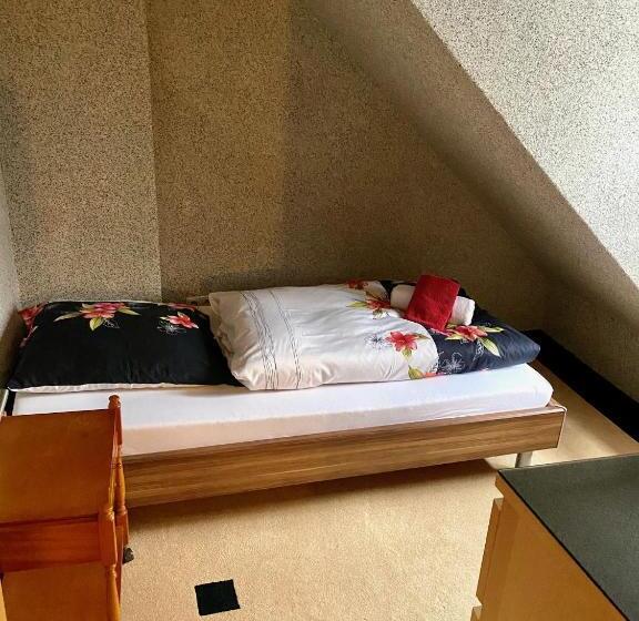 Family Suite, Zur Auguststadt