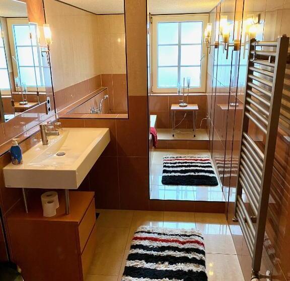 家庭套房, Zur Auguststadt