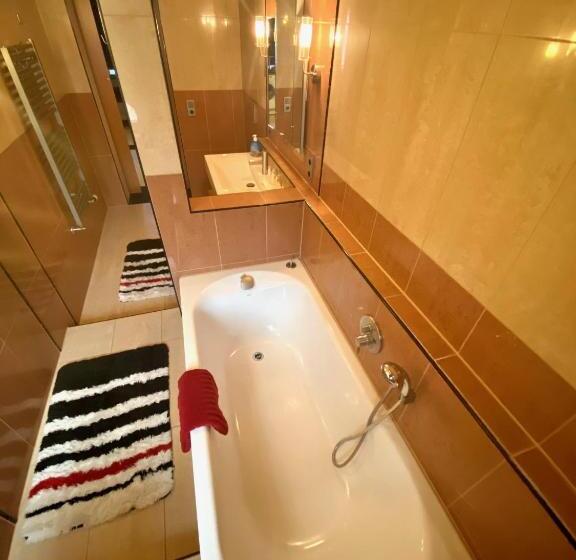 家庭套房, Zur Auguststadt