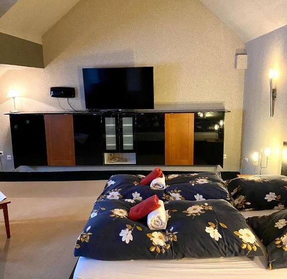 Family Suite, Zur Auguststadt