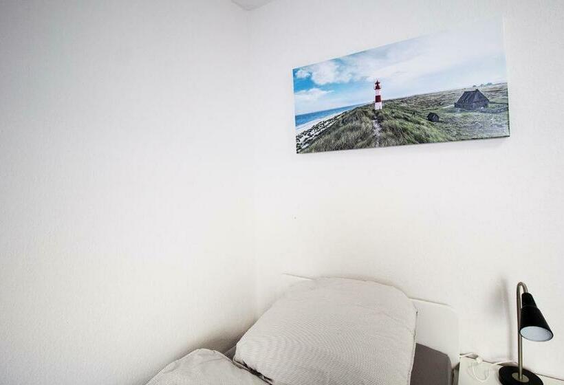 Standard Yhden Hengen Huone, Gästehaus Emden, Gemütliche Zimmer Mit Bad & Wlan