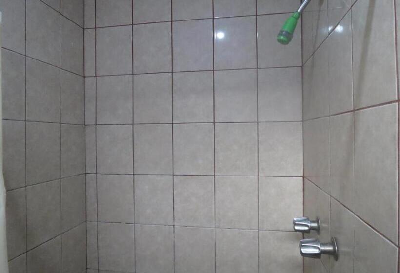 غرفه قياسيه سريرين مزدوجين, Malarrimo By Rotamundos