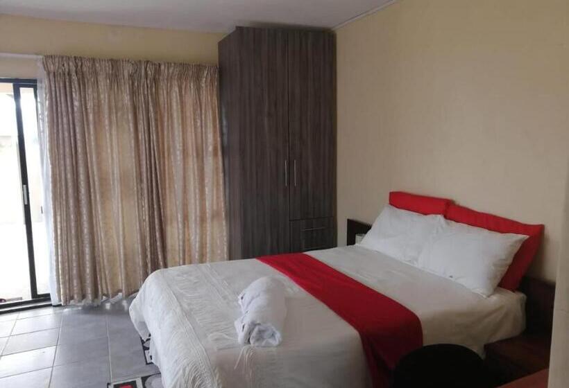 חדר סטנדרט, Hlophe S Place