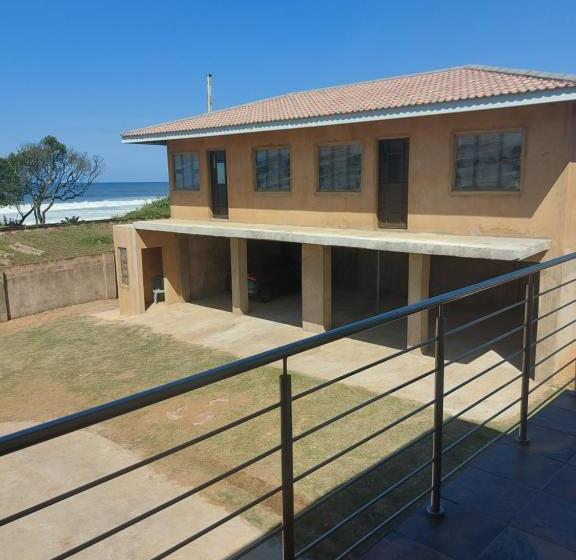 Quarto Estandar, Hlophe S Place