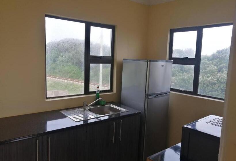 חדר סטודיו סטנדרד, Hlophe S Place