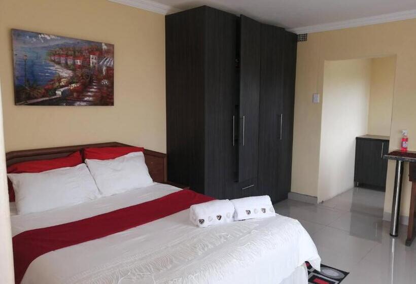 Студия Стандарт, Hlophe S Place