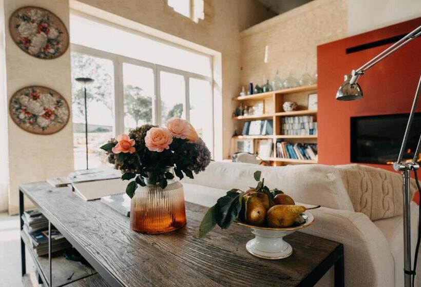 جناح مطلّ علي الحديقة, Les Granges Pelloquin