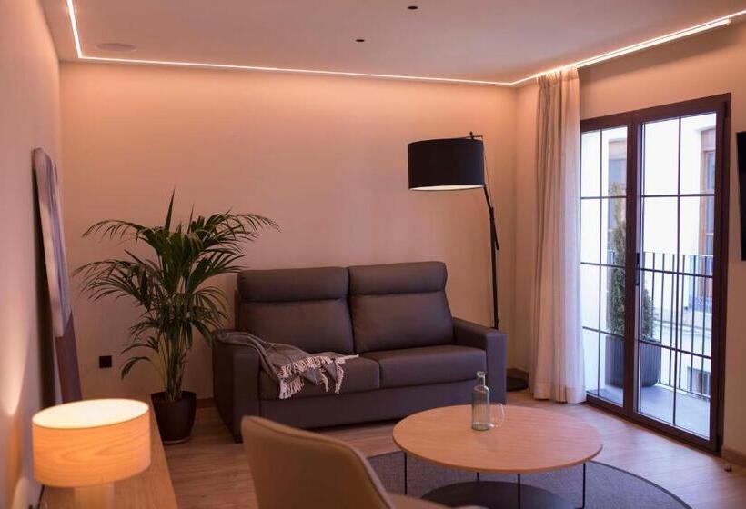 מיטת קינג בסוויטה, Vallivana Suites