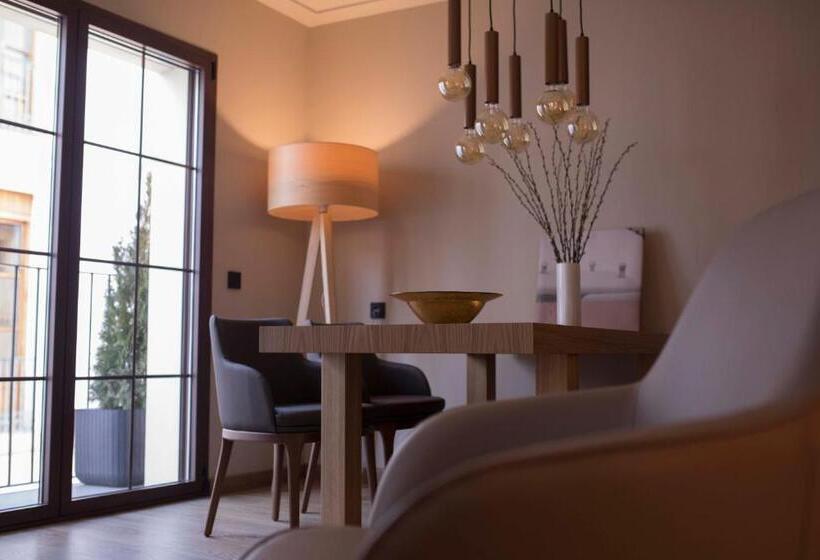 جناح سرير كينج, Vallivana Suites