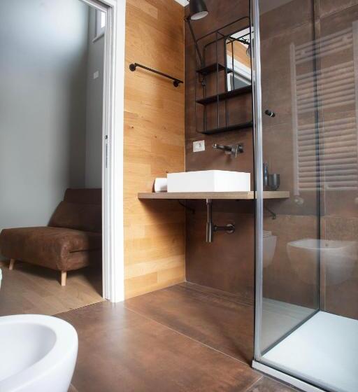 اتاق لوکس با تخت بزرگ, Sistò Petite Maison