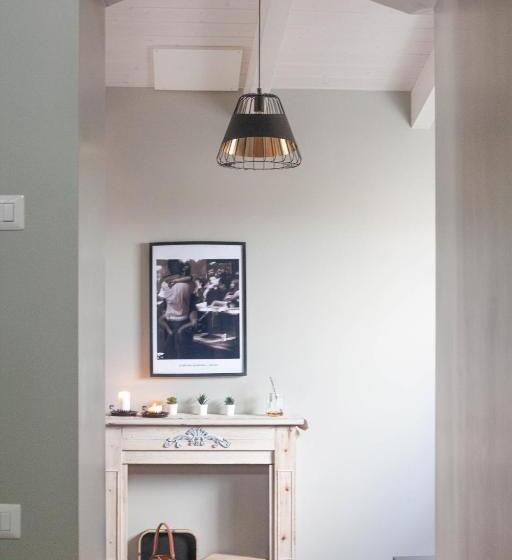 اتاق لوکس با تخت بزرگ, Sistò Petite Maison