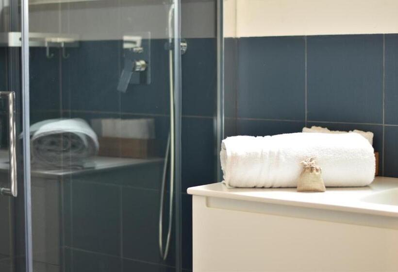 اتاق لوکس, Sistò Petite Maison