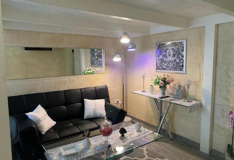 Номер Deluxe, Luxury Living Suite B&b