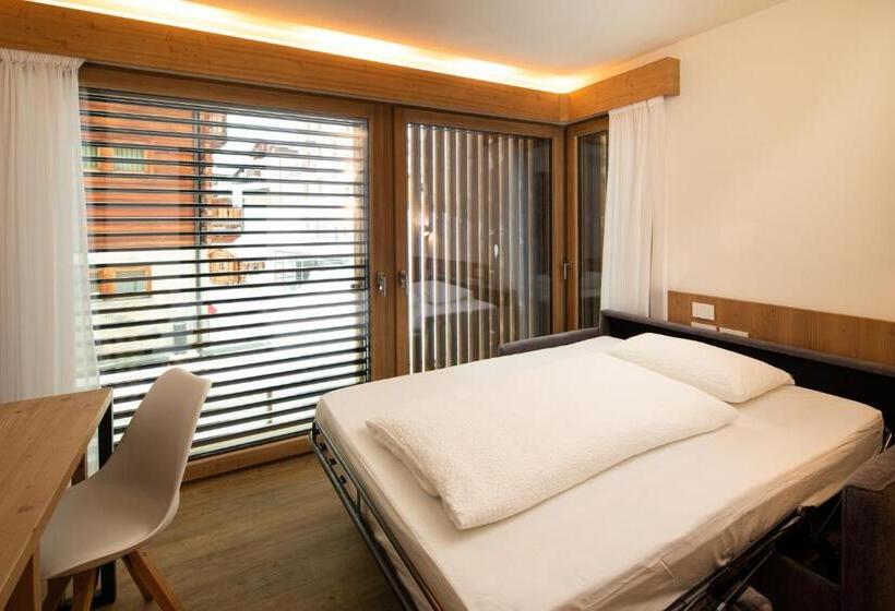 سوییت جونیور با بالکن, Moon Eco B&b