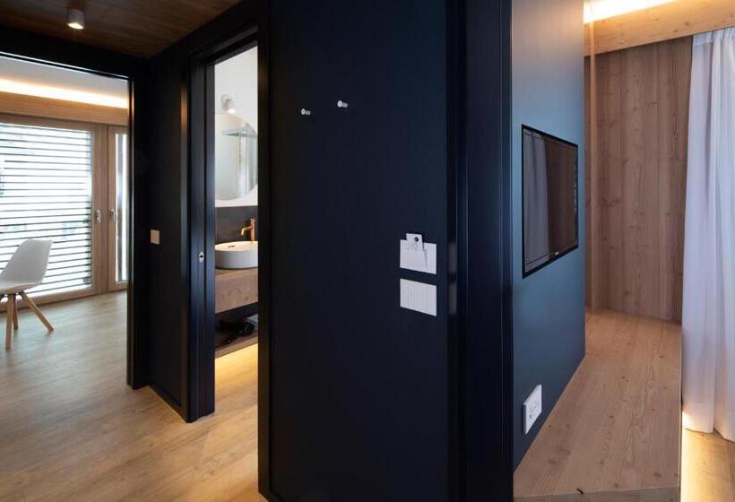 سوییت جونیور با بالکن, Moon Eco B&b