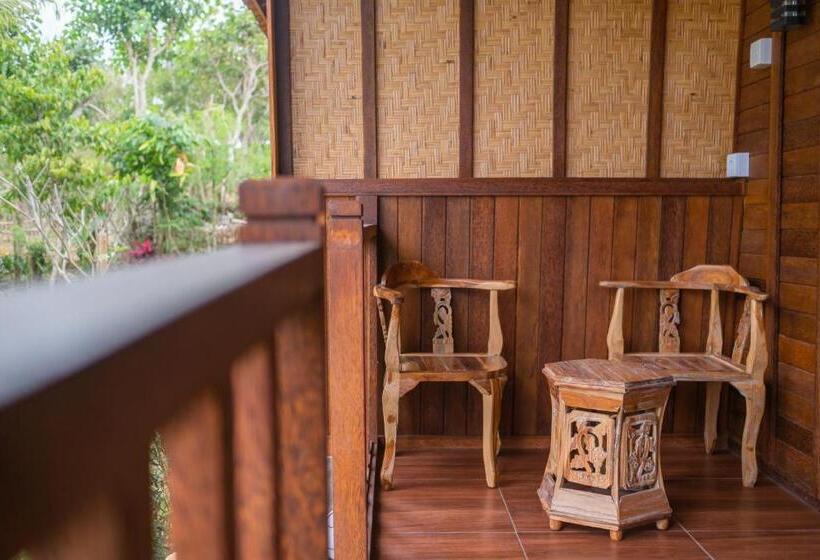 חדר סטנדרט נוף לגינה, Wooden Puri Guesthouse By Bukit Vista