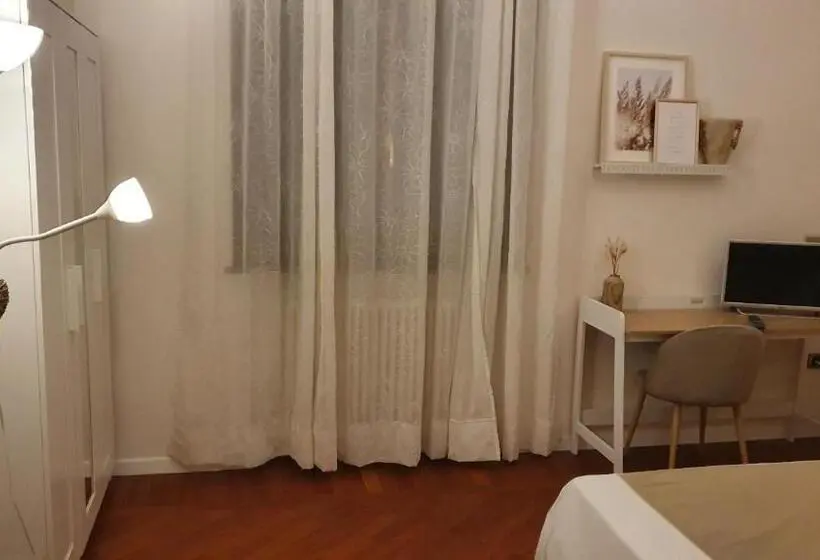 اتاق استاندارد سه نفره, Glicine & More Forlì