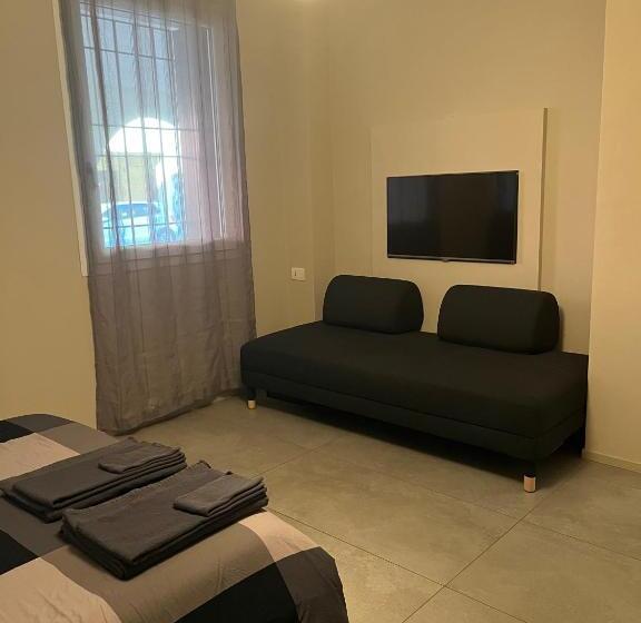 Quarto Estandar, La Casa All Ombra Della Chiesa