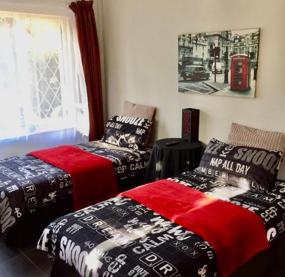 דירת חדר נוף לים, 23 Ambleside Holiday Retreat By The Sea