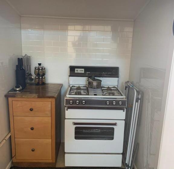 스탠다드 싱글 룸, Evanston Station