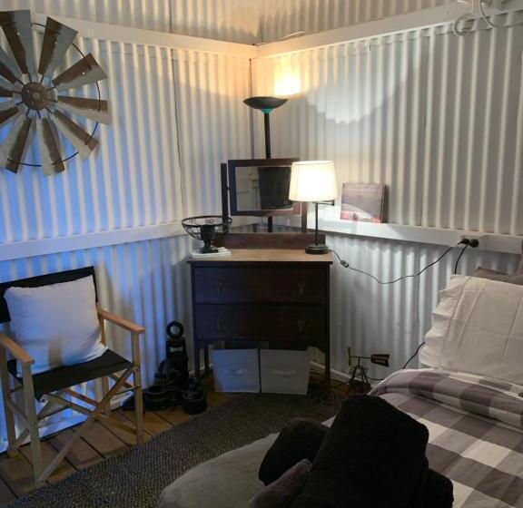 스탠다드 룸, Evanston Station