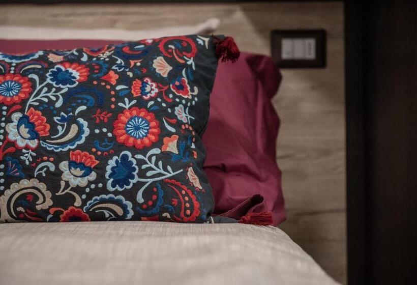 Chambre Standard Individuelle, Le Due Torri