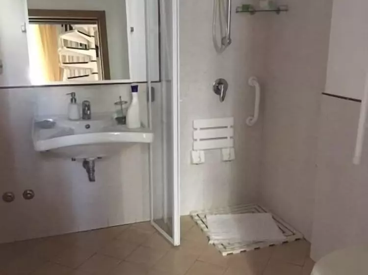 Comfort Yhden Hengen Huone, B&b Beata Solitudo