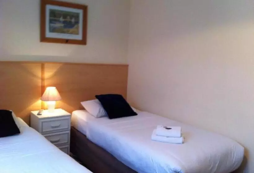 اتاق استاندارد یک نفره, Ashling House Serviced Accommodation