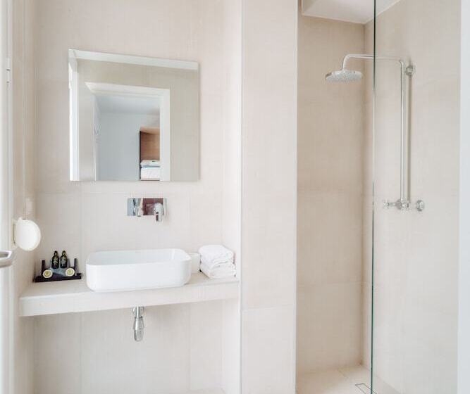 Capsule, Athens Backpackers