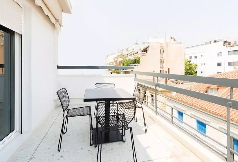 バルコニー付きスタンダードステューディオ, Athens Backpackers