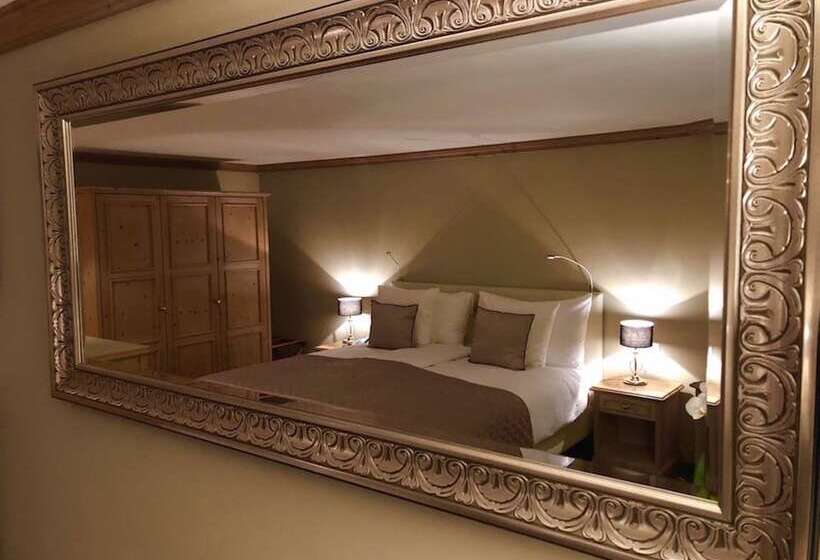 اتاق لوکس, Albatros